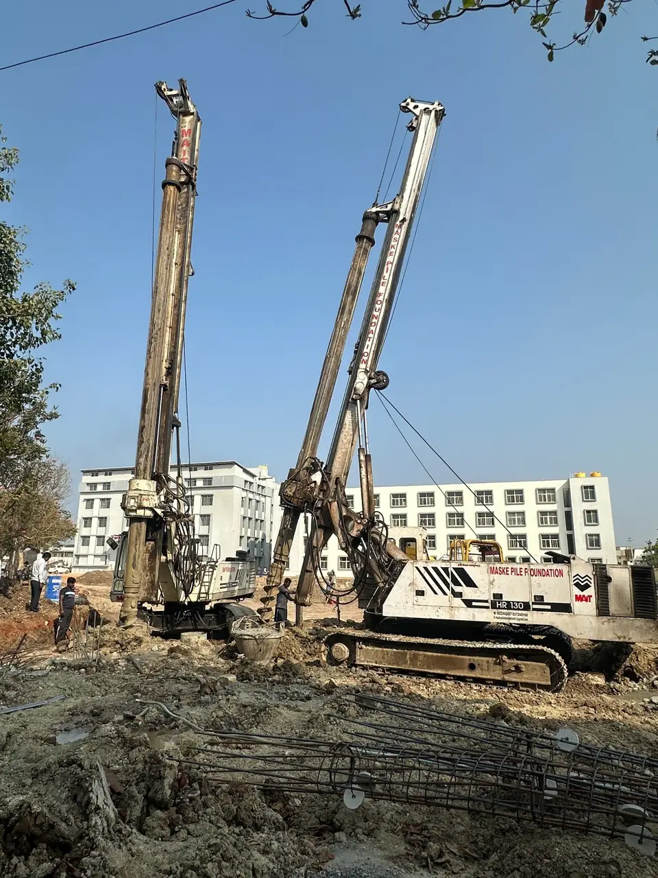 Piling machinery transport